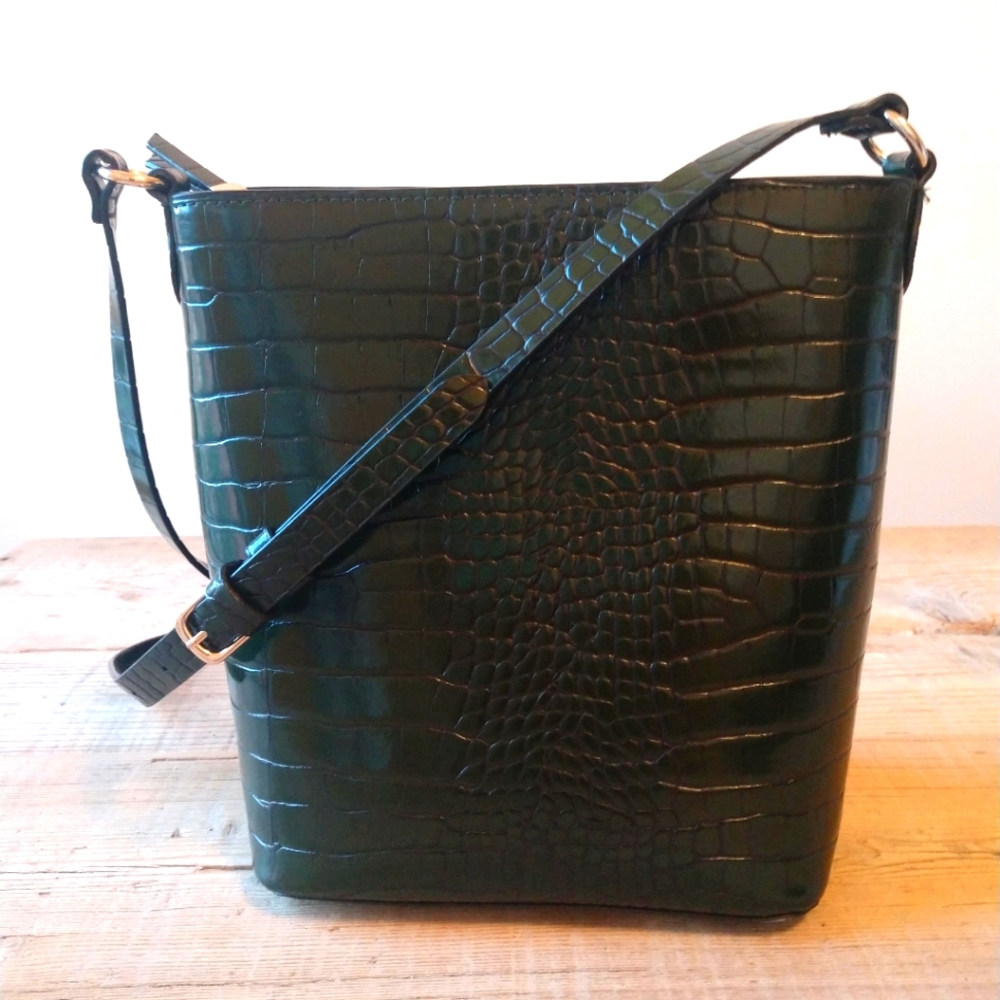 H&M shiny faux leather croc shoulder bag.